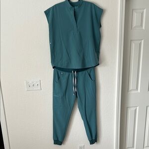Figs Hydrogreen Small Rafaela Top & Medium Zamora Jogger Bottoms (Set) EUC